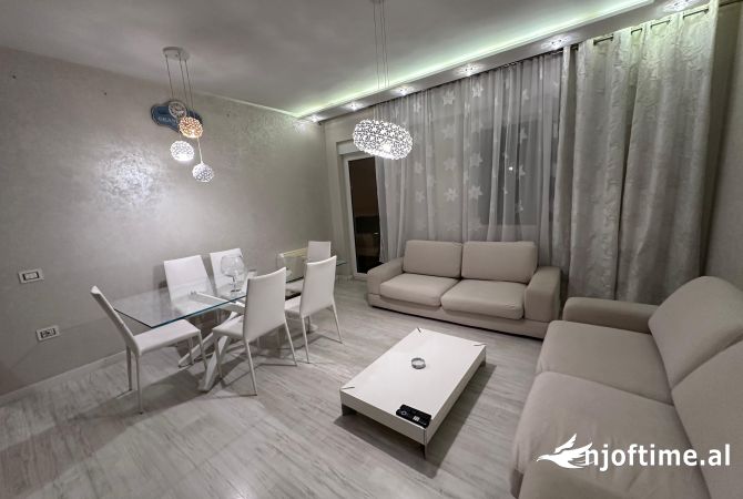 Shtepi me qera 2+1 ne Tirane - 700 Euro