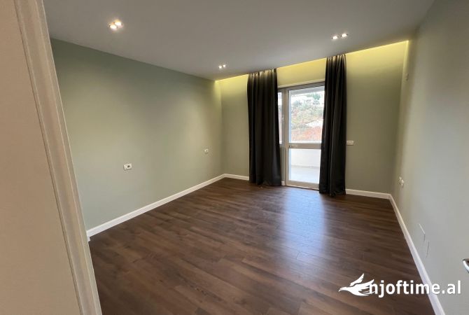 Shtepi me qera Apartament ne Tirane, 2+1, Mobilimi Bosh, pa mobiluar, Pagesa 650  Euro.