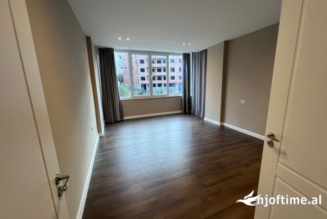 Shtepi me qera Apartament ne Tirane, 2+1, Mobilimi Bosh, pa mobiluar, Pagesa 650  Euro.