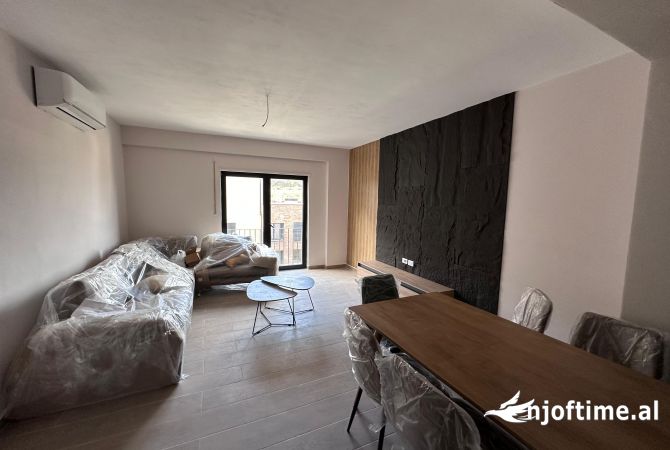 Shtepi me qera 2+1 ne Tirane - 650 Euro