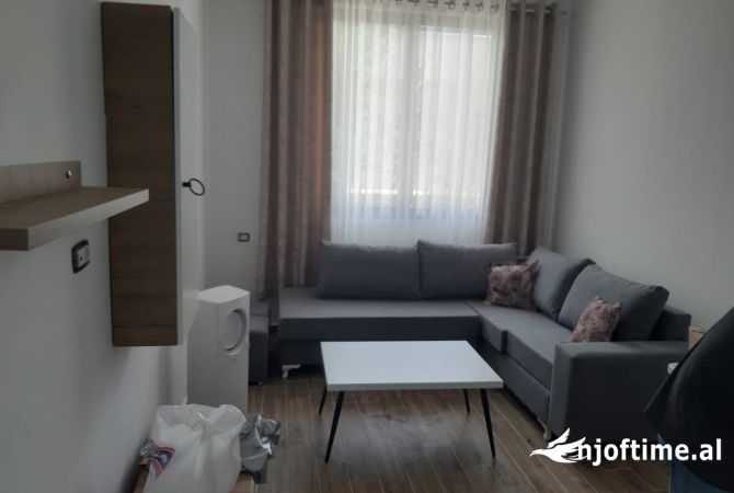 Shtepi me qera 1+1 ne Tirane - 399 Euro