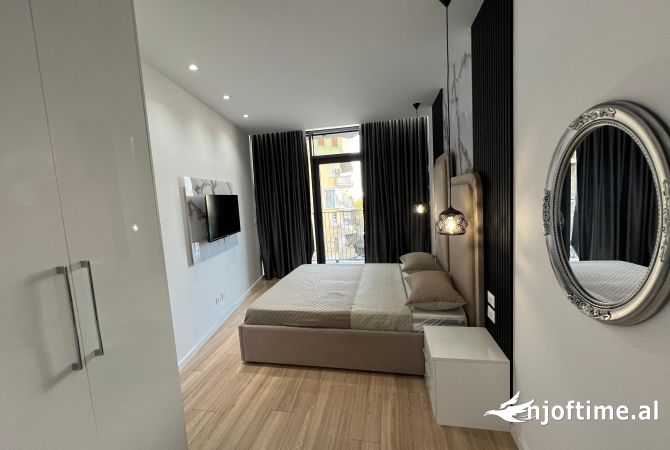 Shtepi me qera 2+1 ne Tirane - 1,300 Euro