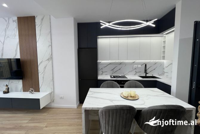 Shtepi me qera 2+1 ne Tirane - 1,300 Euro