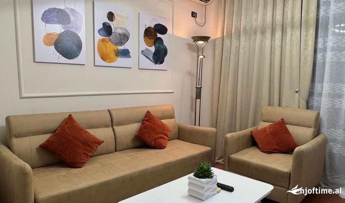 Shtepi me qera Apartament ne Tirane, 2+1, Mobilimi E mobiluar, Pagesa 800  Euro.