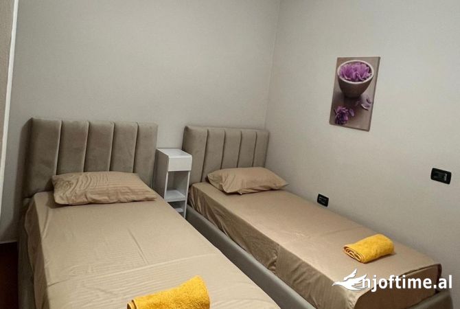 Shtepi me qera Apartament ne Tirane, 2+1, Mobilimi E mobiluar, Pagesa 800  Euro.