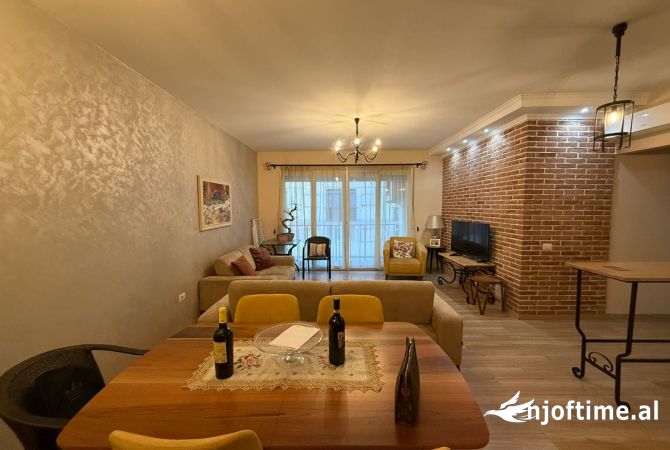 Shtepi me qera 3+1 ne Tirane - 1,000 Euro