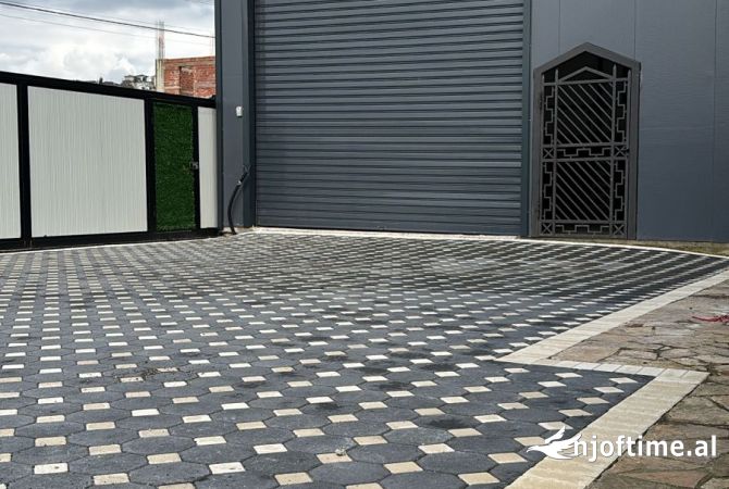 Ambient biznesi me qera 4+1 ne Tirane - 60,000 Leke