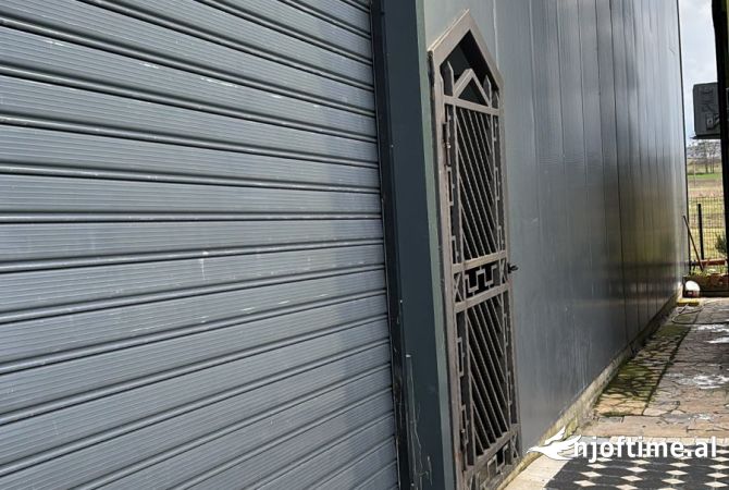 Ambient biznesi me qera 4+1 ne Tirane - 60,000 Leke