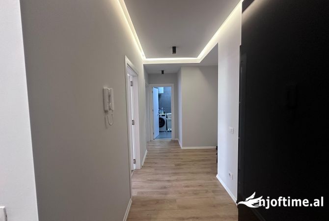 Shtepi ne shitje Apartament ne Tirane, 2+1, Mobilimi E mobiluar, Pagesa 105,000  Euro.