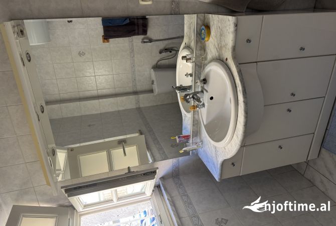 Shtepi me qera Apartament ne Tirane, 1+1, Mobilimi E mobiluar, Pagesa 500  Euro.