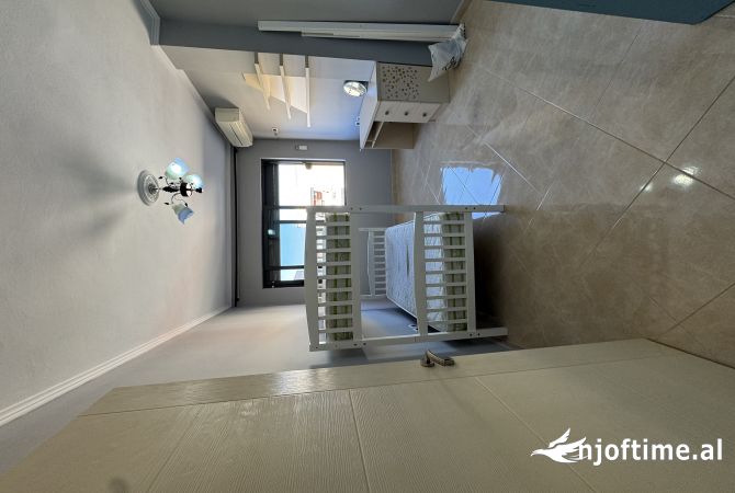 Shtepi ne shitje Apartament ne Tirane, 2+1, Mobilimi E mobiluar, Pagesa 135,000  Euro.
