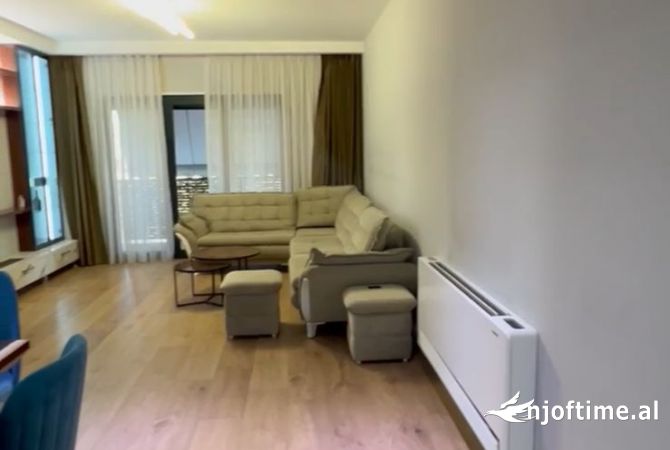 Shtepi me qera 2+1 ne Tirane - 800 Euro