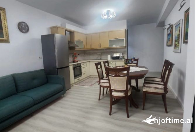 Shtepi me qera 2+1 ne Tirane - 650 Euro