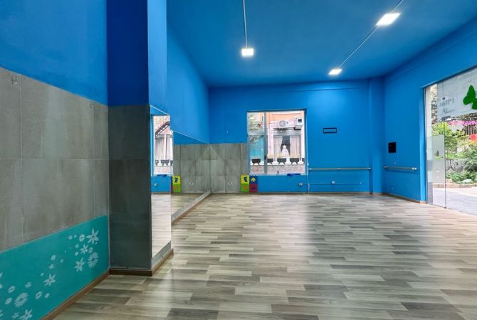 Ambient biznesi me qera 1+1 ne Tirane - 700 Euro