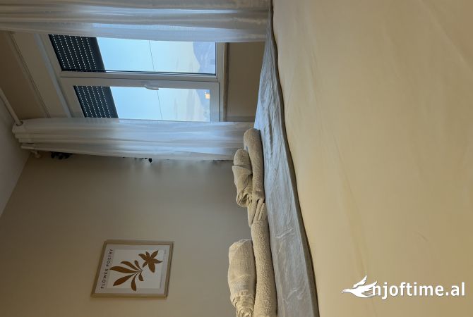Shtepi me qera Apartament ne Tirane, 2+1, Mobilimi E mobiluar, Pagesa 65,000  Leke.