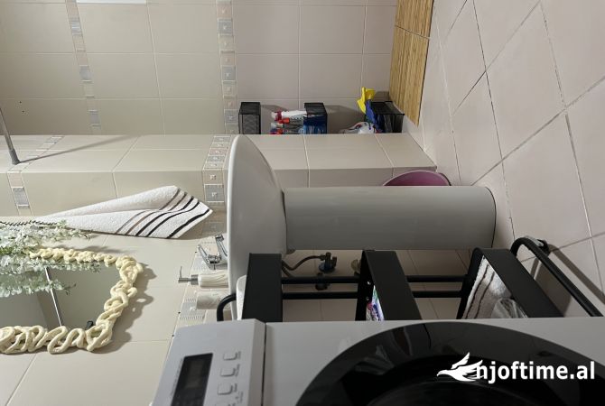 Shtepi me qera Apartament ne Tirane, 2+1, Mobilimi E mobiluar, Pagesa 65,000  Leke.