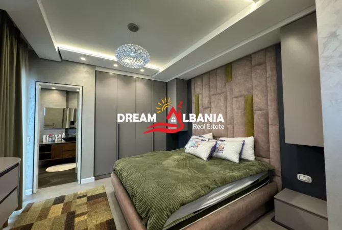 Shtepi ne shitje Apartament ne Tirane, 3+1, Mobilimi E mobiluar, Pagesa 220,000  Euro.