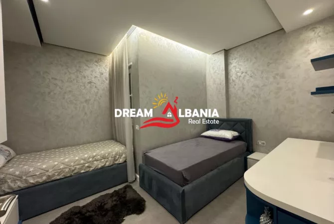 Shtepi ne shitje Apartament ne Tirane, 3+1, Mobilimi E mobiluar, Pagesa 220,000  Euro.