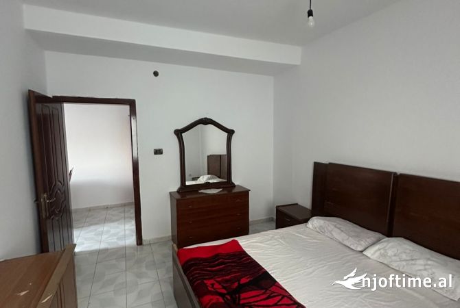 Shtepi me qera 2+1 ne Tirane - 350 Euro