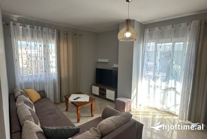 Shtepi me qera 2+1 ne Tirane - 450 Euro