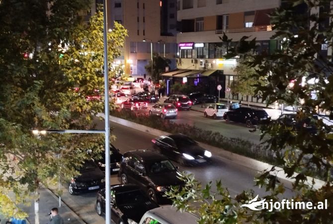 Ambient biznesi me qera 3+1 ne Tirane - 400 Euro