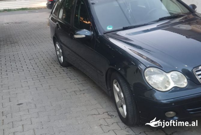 Makina ne shitje ne Durres - 3,500 Euro