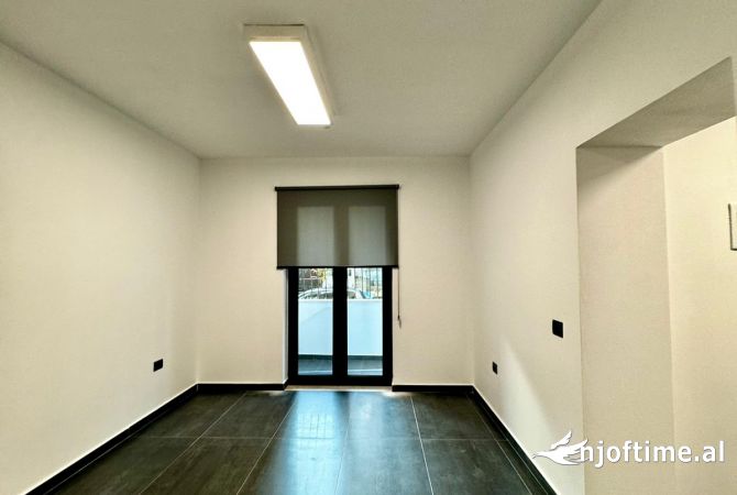 Ambient biznesi me qera 1+1 ne Tirane - 70,000 Leke