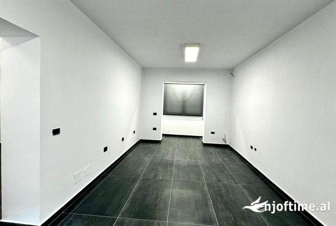 Ambient biznesi me qera 1+1 ne Tirane - 70,000 Leke