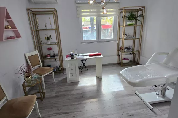 Ambient biznesi me qera, MYSLYM SHYRI