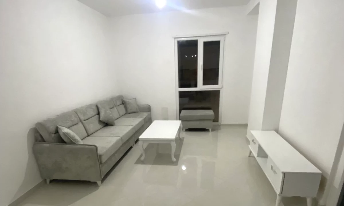 Shtepi me qera Apartament ne Tirane, 2+1, Mobilimi E mobiluar, Pagesa 450  Euro.