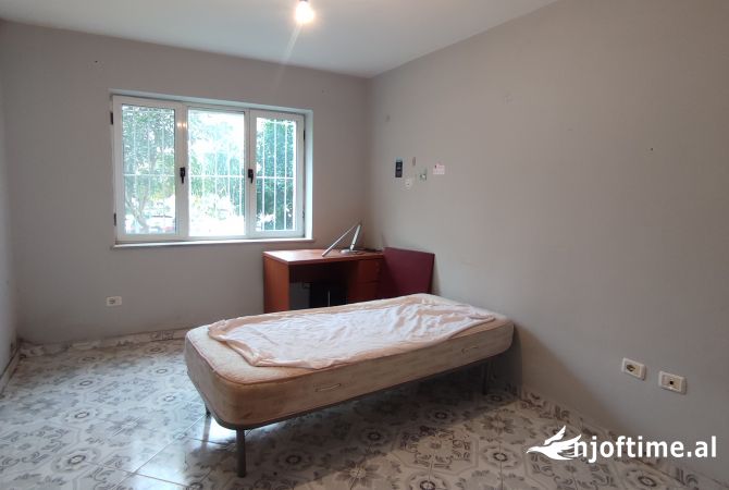 Shtepi me qera 2+1 ne Tirane - 30,000 Leke