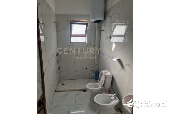 Shtepi me qera Shtepi Private ne Tirane, 1+1, Mobilimi E mobiluar, Pagesa 350  Euro.