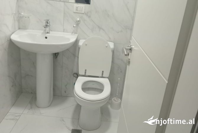 Shtepi me qera 2+1 ne Tirane - 600 Euro