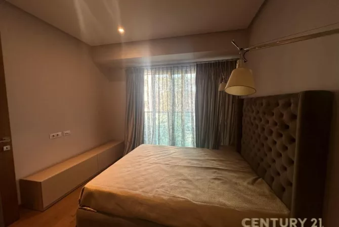 Shtepi me qera 2+1 ne Tirane - 1,800 Euro