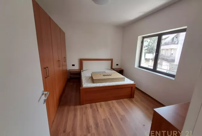 Shtepi me qera Apartament ne Tirane, 2+1, Mobilimi E mobiluar, Pagesa 550  Euro.