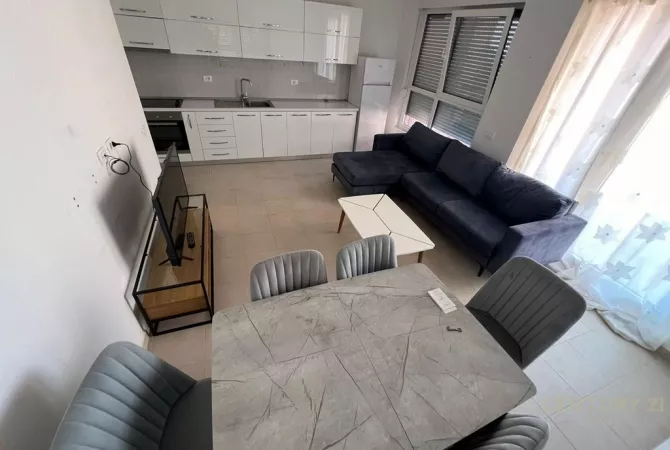 Shtepi me qera Apartament ne Tirane, 2+1, Mobilimi E mobiluar, Pagesa 500  Euro.
