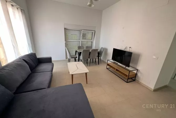 Shtepi me qera Apartament ne Tirane, 2+1, Mobilimi E mobiluar, Pagesa 500  Euro.