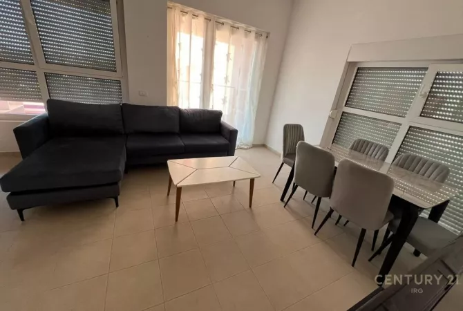 Shtepi me qera Apartament ne Tirane, 2+1, Mobilimi E mobiluar, Pagesa 500  Euro.