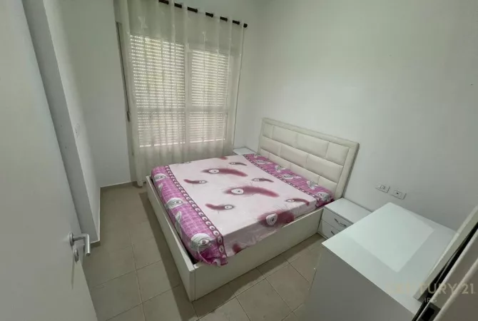 Shtepi me qera Apartament ne Tirane, 2+1, Mobilimi E mobiluar, Pagesa 500  Euro.