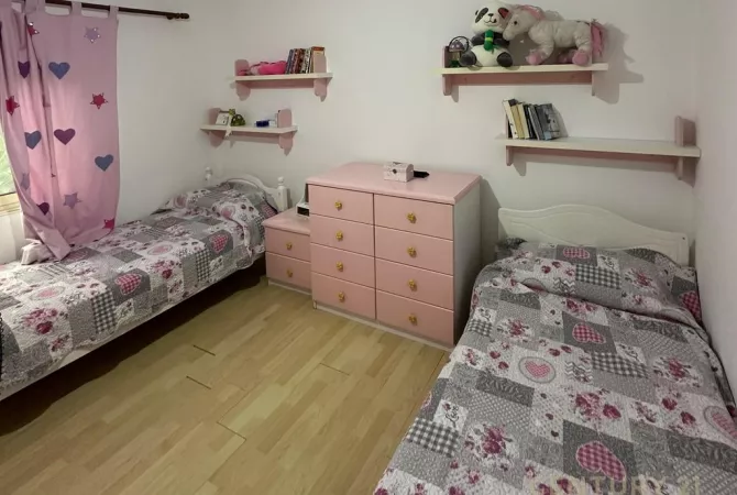 Shtepi me qera Apartament ne Tirane, 3+1, Mobilimi E mobiluar, Pagesa 570  Euro.