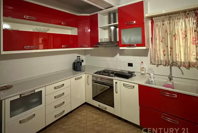 Shtepi me qera Apartament ne Tirane, 3+1, Mobilimi E mobiluar, Pagesa 570  Euro.