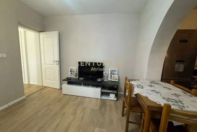Shtepi me qera Apartament ne Tirane, 1+1, Mobilimi E mobiluar, Pagesa 500  Euro.