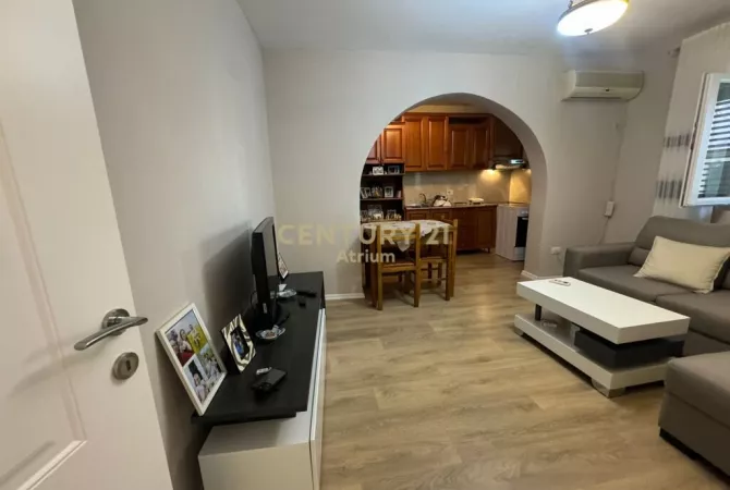 Shtepi me qera Apartament ne Tirane, 1+1, Mobilimi E mobiluar, Pagesa 500  Euro.