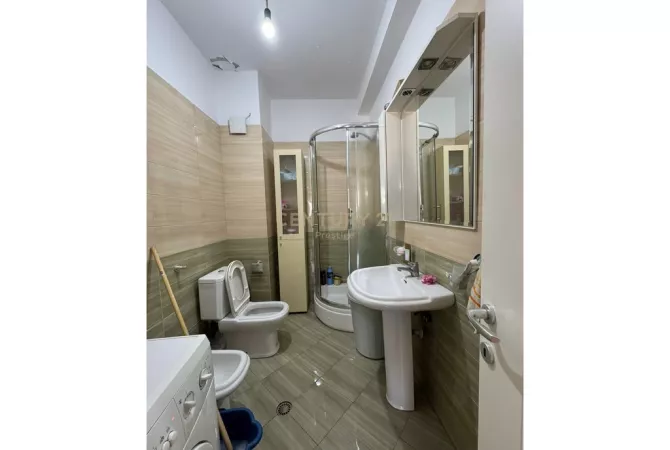 Shtepi me qera 2+1 ne Tirane - 450 Euro