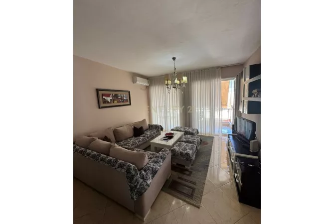 Shtepi me qera Apartament ne Tirane, 2+1, Mobilimi E mobiluar, Pagesa 450  Euro.