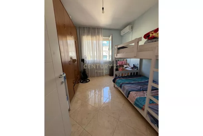 Shtepi me qera 2+1 ne Tirane - 450 Euro