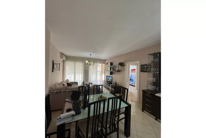 Shtepi me qera Apartament ne Tirane, 2+1, Mobilimi E mobiluar, Pagesa 450  Euro.