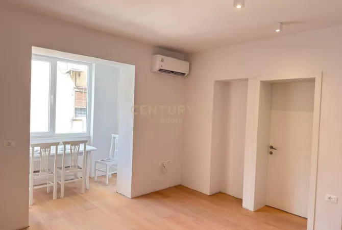 Shtepi me qera Apartament ne Tirane, 2+1, Mobilimi Pjeserisht e mobiluar, Pagesa 650  Euro.