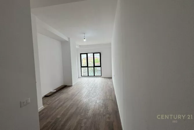 Shtepi me qera Apartament ne Tirane, 2+1, Mobilimi Bosh, pa mobiluar, Pagesa 600  Euro.