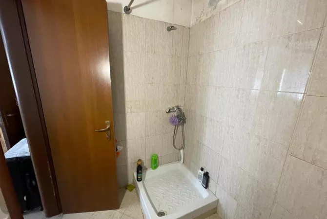 Shtepi me qera Apartament ne Tirane, 2+1, Mobilimi E mobiluar, Pagesa 600  Euro.